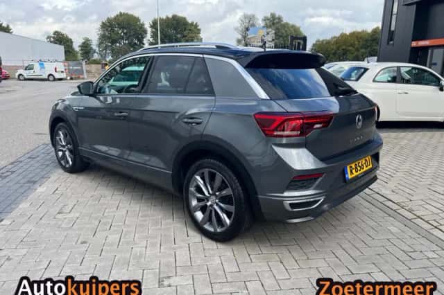 Volkswagen T-Roc (2019) thumbnail 4