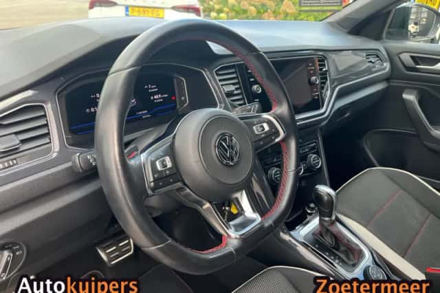 Volkswagen T-Roc (2019) thumbnail 5