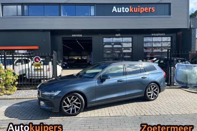 Volvo V60 (2021) thumbnail 3