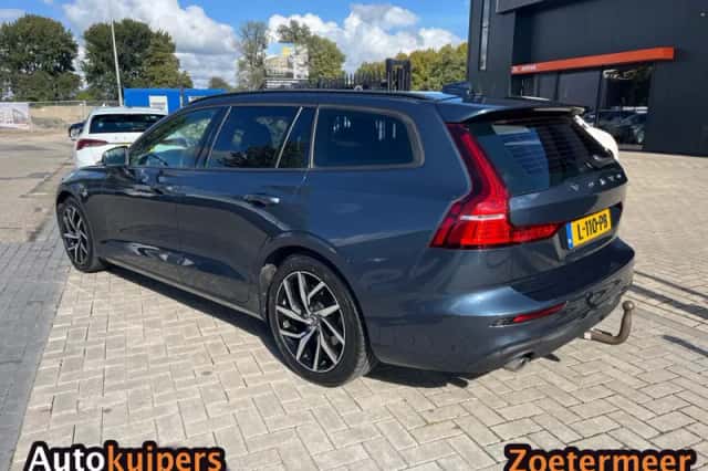 Volvo V60 (2021) thumbnail 4