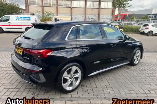 Audi A3 (2022) thumbnail 5