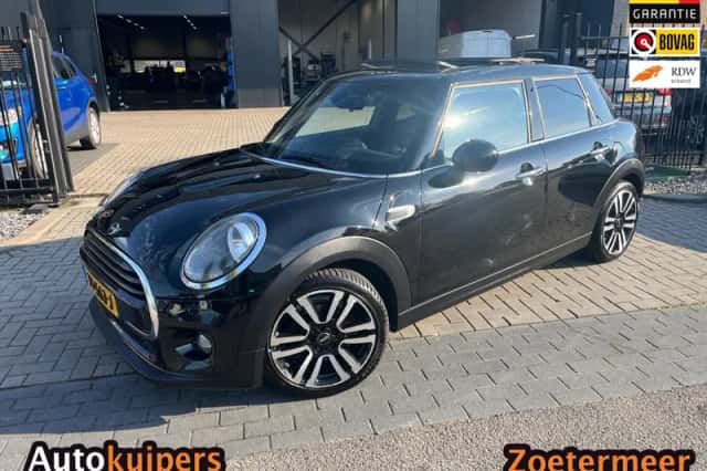 MINI Cooper (2018) thumbnail 1
