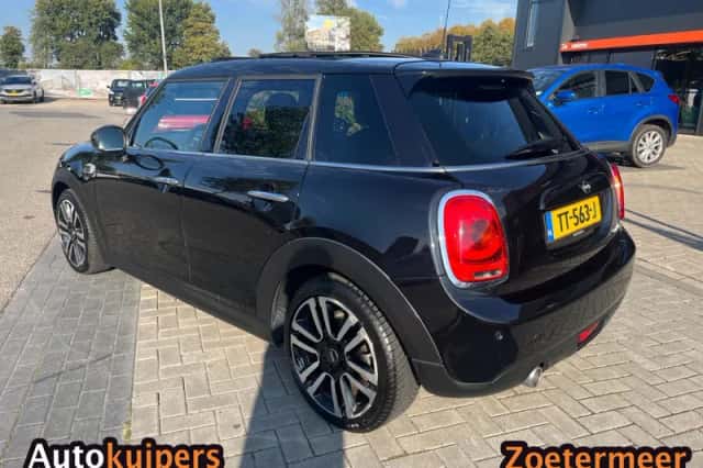 MINI Cooper (2018) thumbnail 4