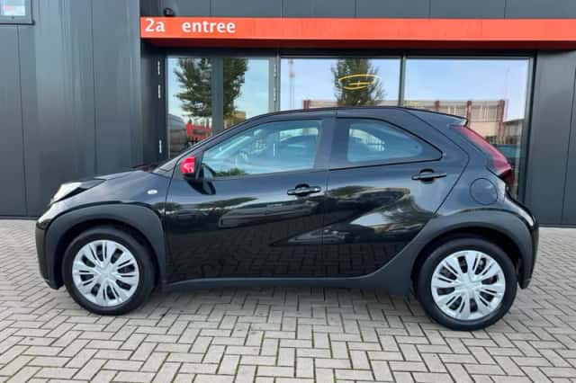 Toyota Aygo X (2022) thumbnail 3