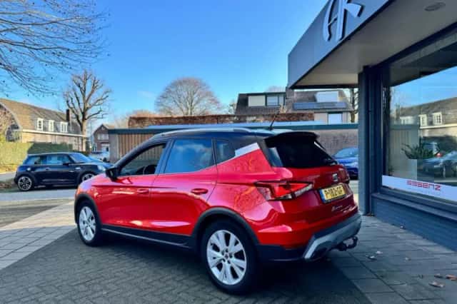 SEAT Arona (2022) thumbnail 3