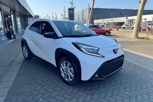 Toyota Aygo X (2025) thumbnail 2