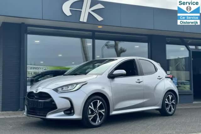 Toyota Yaris (2025) thumbnail 1