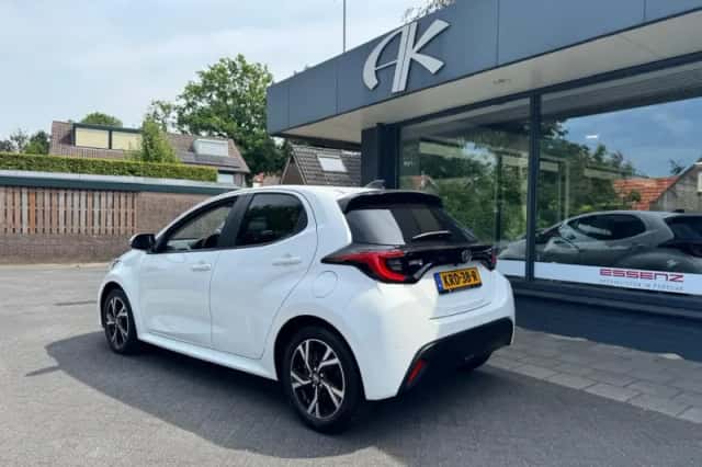 Toyota Yaris (2025) thumbnail 3