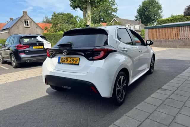 Toyota Yaris (2025) thumbnail 4