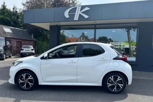 Toyota Yaris (2025) thumbnail 5