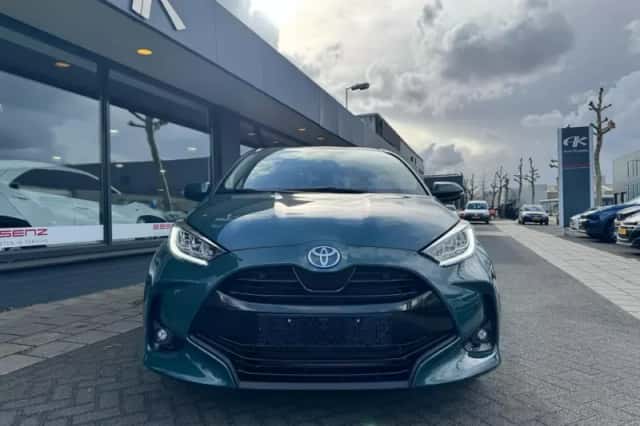 Toyota Yaris (2025) thumbnail 2