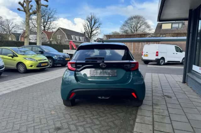 Toyota Yaris (2025) thumbnail 4