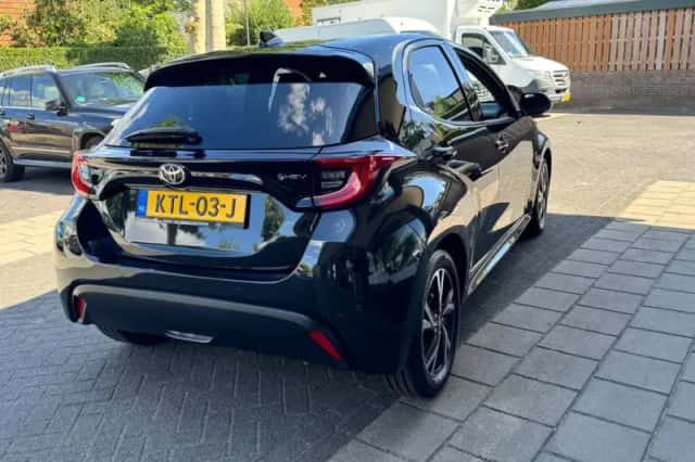 Toyota Yaris (2025) thumbnail 4