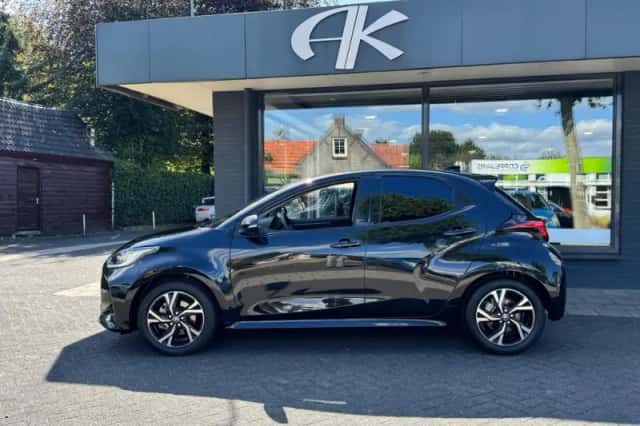 Toyota Yaris (2025) thumbnail 5