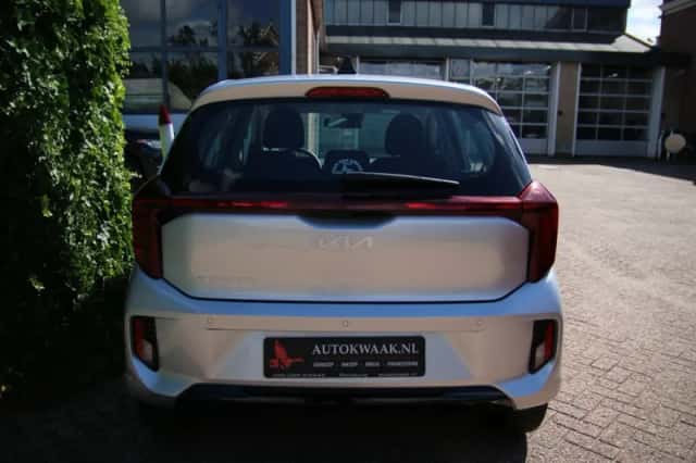 Kia Picanto (2025) thumbnail 5