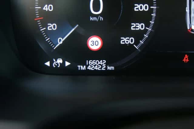 Volvo V60 (2020) thumbnail 6