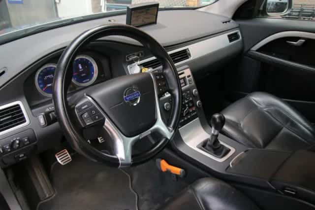 Volvo V70 (2011) thumbnail 3
