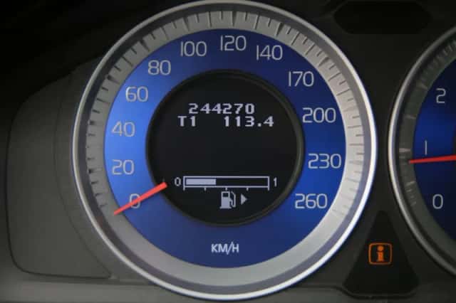 Volvo V70 (2011) thumbnail 6