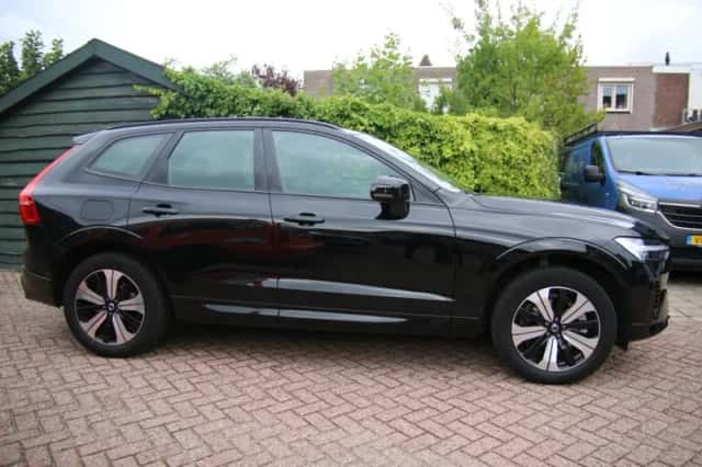 Volvo XC60 (2023) thumbnail 2