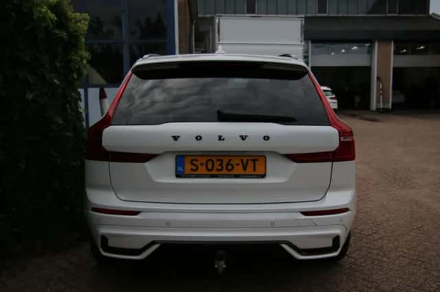 Volvo XC60 (2023) thumbnail 5