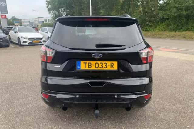 Ford Kuga (2018) thumbnail 4