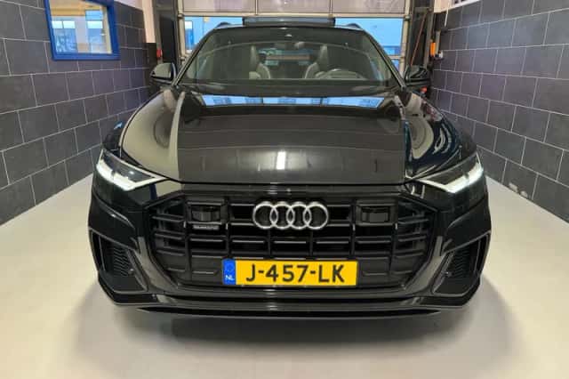Audi Q8 (2019) thumbnail 1