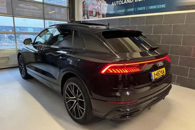 Audi Q8 (2019) thumbnail 4