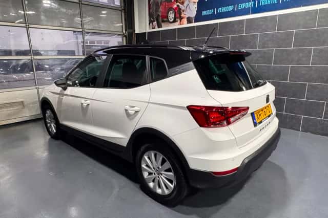 SEAT Arona (2019) thumbnail 3