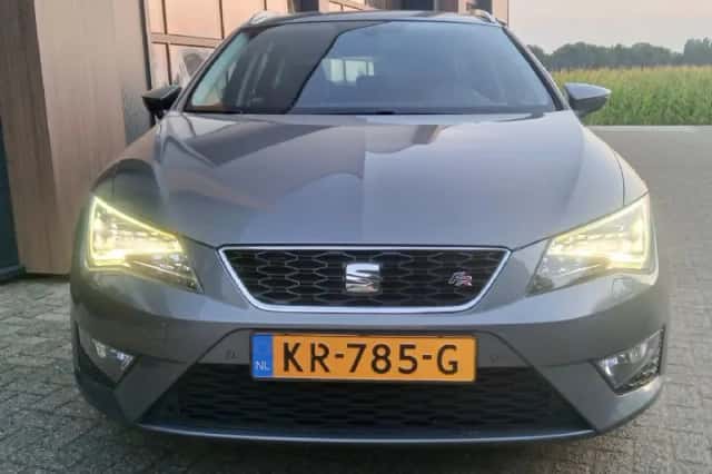 SEAT Leon (2016) thumbnail 2