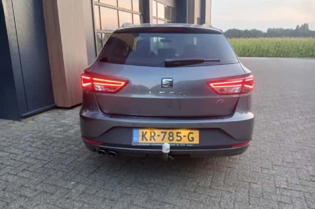 SEAT Leon (2016) thumbnail 5