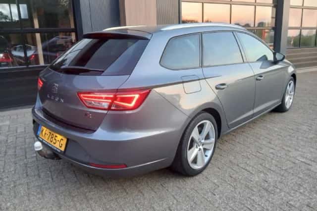 SEAT Leon (2016) thumbnail 6