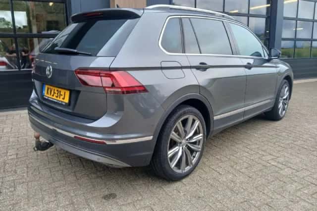 Volkswagen Tiguan (2019) thumbnail 4