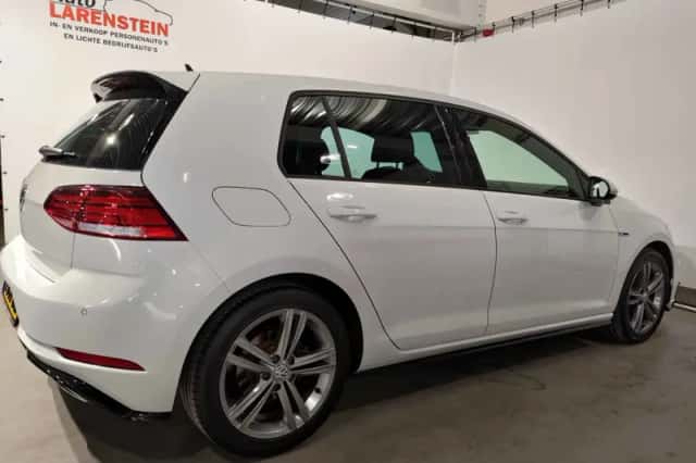 Volkswagen Golf (2019) thumbnail 4