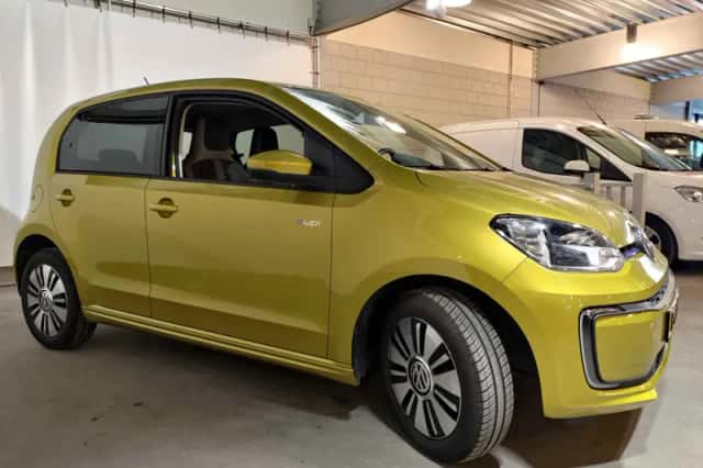 Volkswagen e-Up! (2017) thumbnail 3