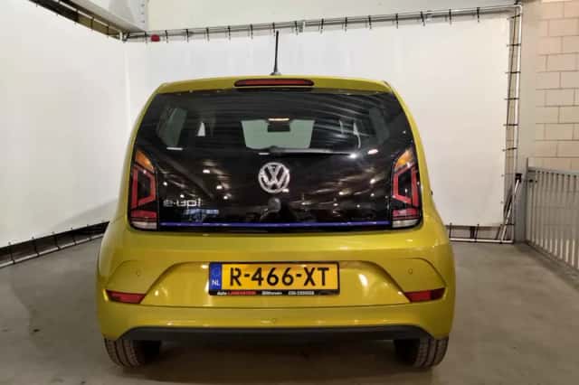 Volkswagen e-Up! (2017) thumbnail 5