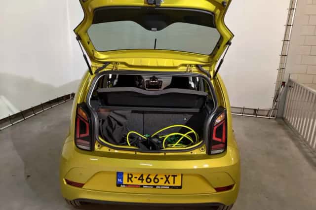 Volkswagen e-Up! (2017) thumbnail 6