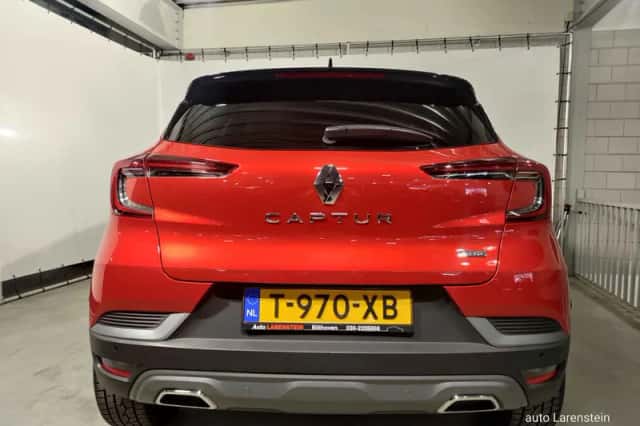Renault Captur (2023) thumbnail 5