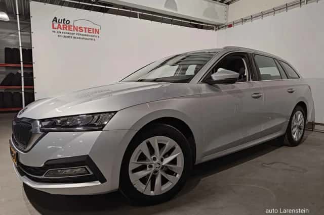 Škoda Octavia (2021) thumbnail 1