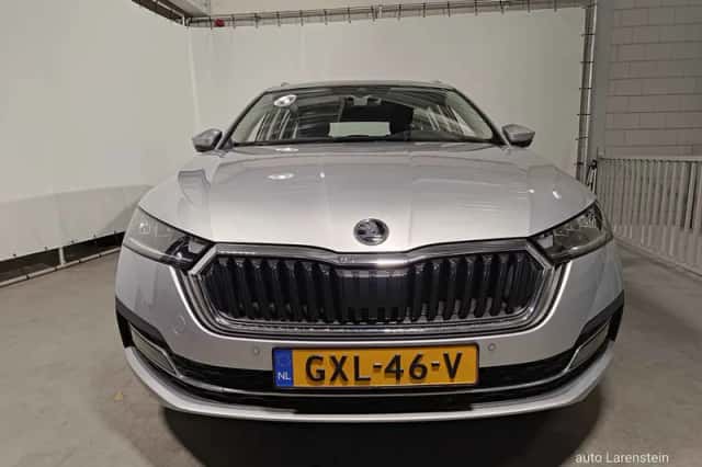 Škoda Octavia (2021) thumbnail 2