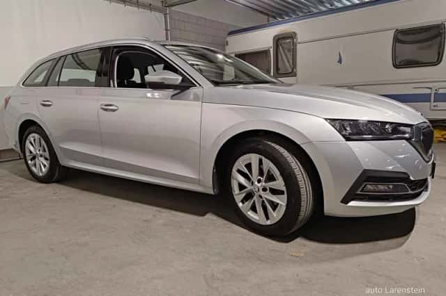 Škoda Octavia (2021) thumbnail 3