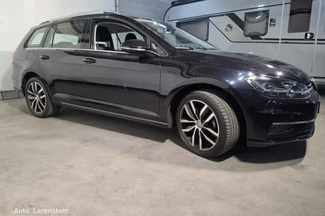 Volkswagen Golf (2019) thumbnail 3