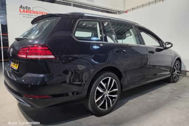 Volkswagen Golf (2019) thumbnail 4