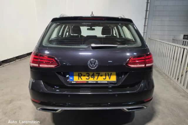 Volkswagen Golf (2019) thumbnail 5