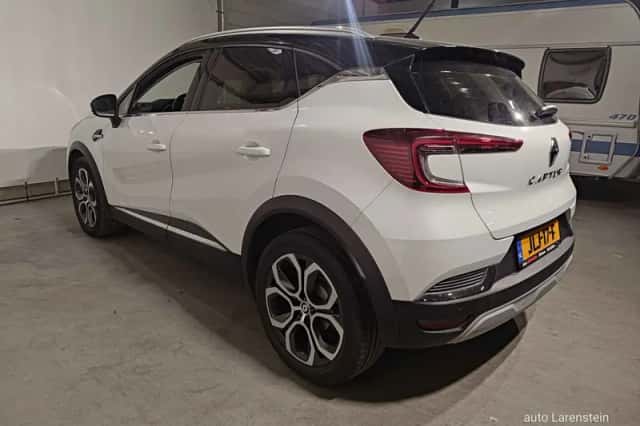 Renault Captur (2022) thumbnail 6
