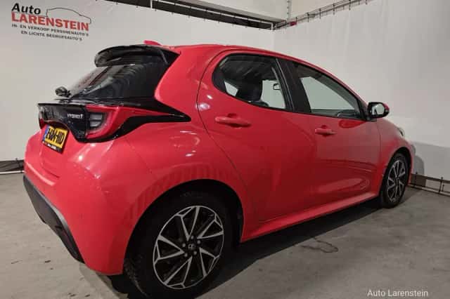 Toyota Yaris (2022) thumbnail 4