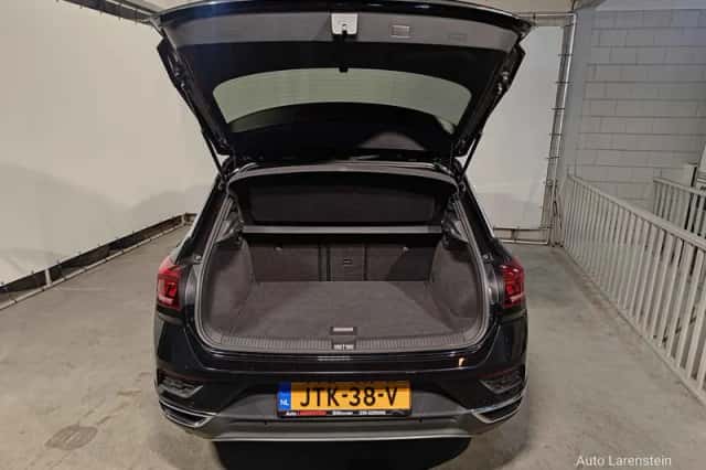 Volkswagen T-Roc (2018) thumbnail 6