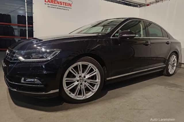 Volkswagen Passat (2017) thumbnail 1