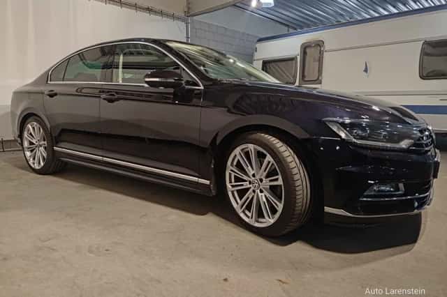 Volkswagen Passat (2017) thumbnail 3