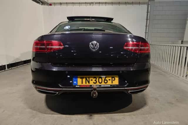 Volkswagen Passat (2017) thumbnail 6