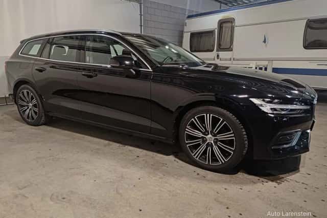 Volvo V60 (2022) thumbnail 3